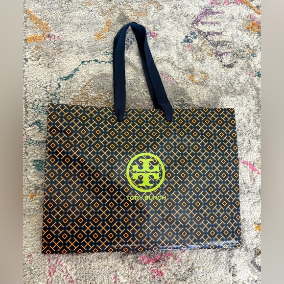 Tory Burch Britten Logo Black Tan with Gold Hardware Reversible Women's Belt - Picture 9 of 9